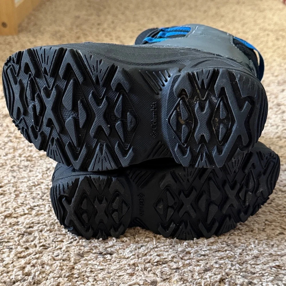 Columbia Kids' Gray and Black Snow Boots